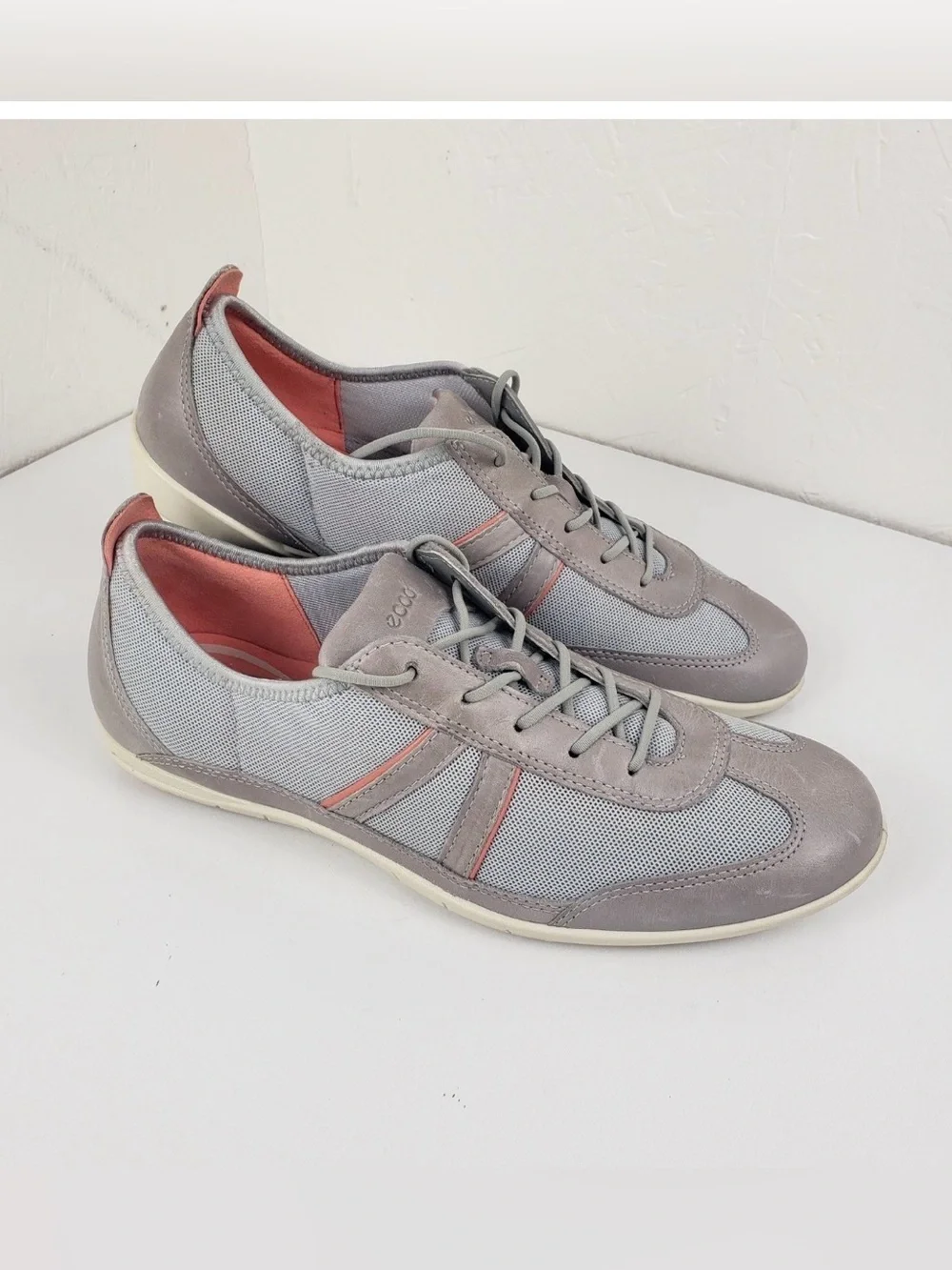 ECCO Bluma Women’s Sneakers Size 9.5 EU 40 Gray Leather Mesh Lace-up Shoes